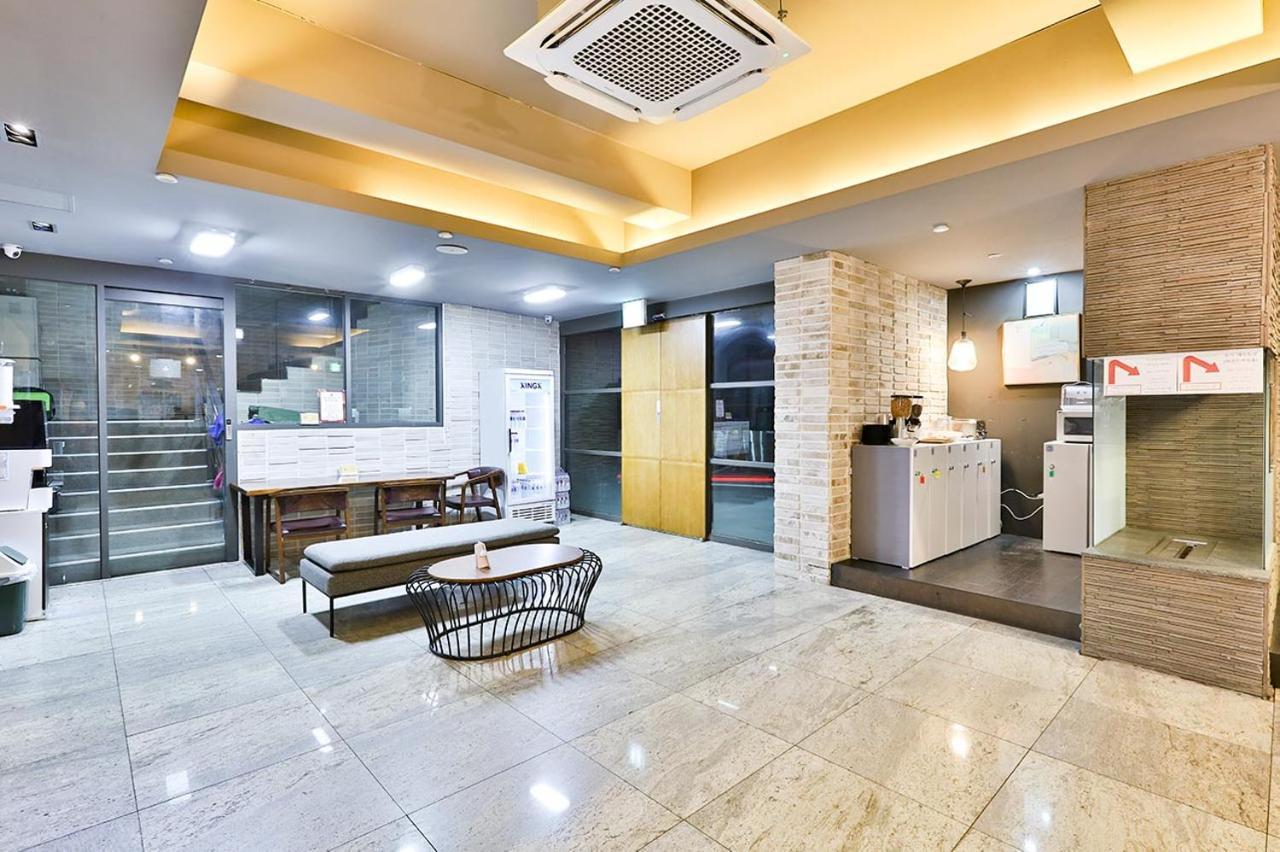Seomyeon Hound Hotel 1St Street Busan Exterior photo