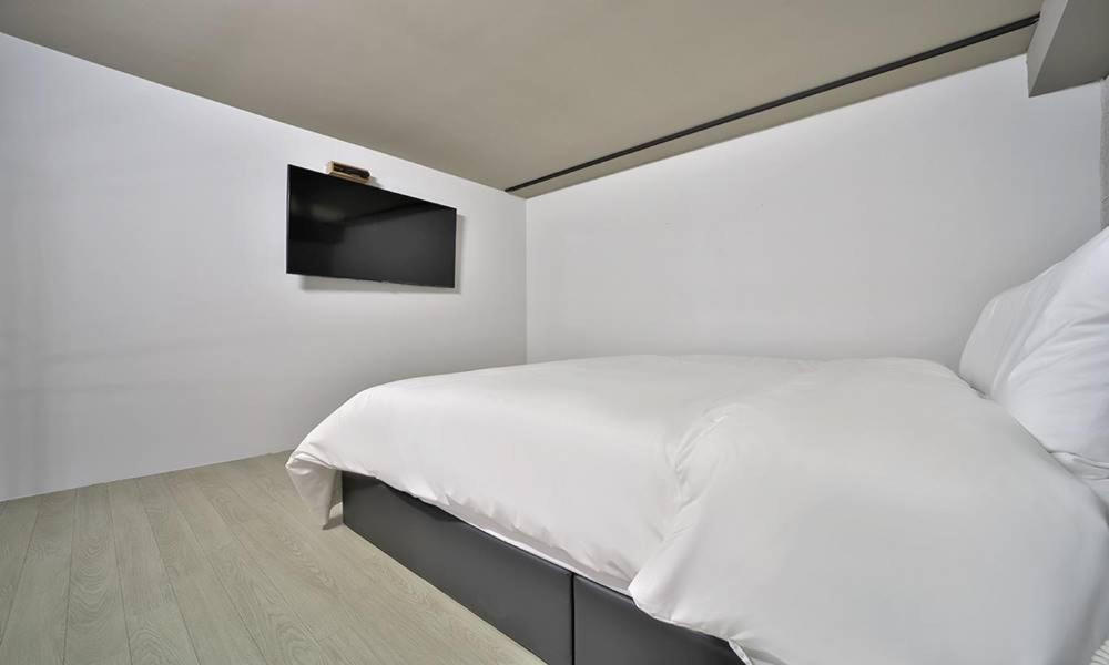 Seomyeon Hound Hotel 1St Street Busan Room photo