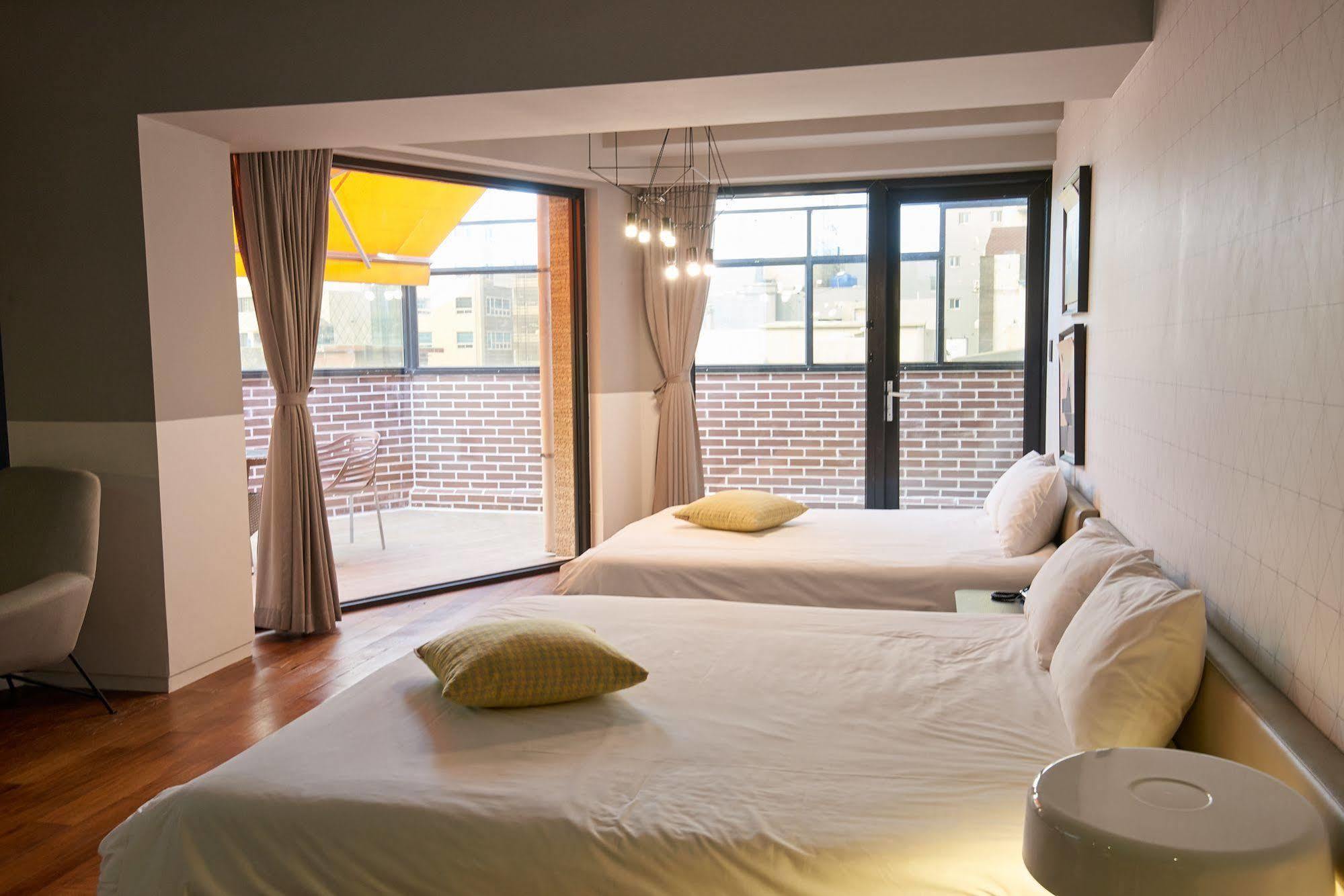 Seomyeon Hound Hotel 1St Street Busan Exterior photo